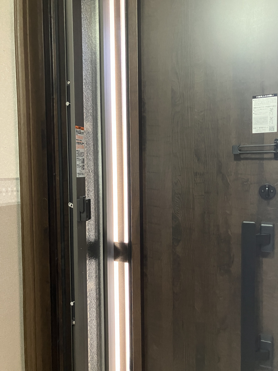 スミック 渋川店の【渋川市】玄関の異音を1日で解消！鍵を閉めたまま換気できる防犯対策バッチリのドアリフォームの施工後の写真2