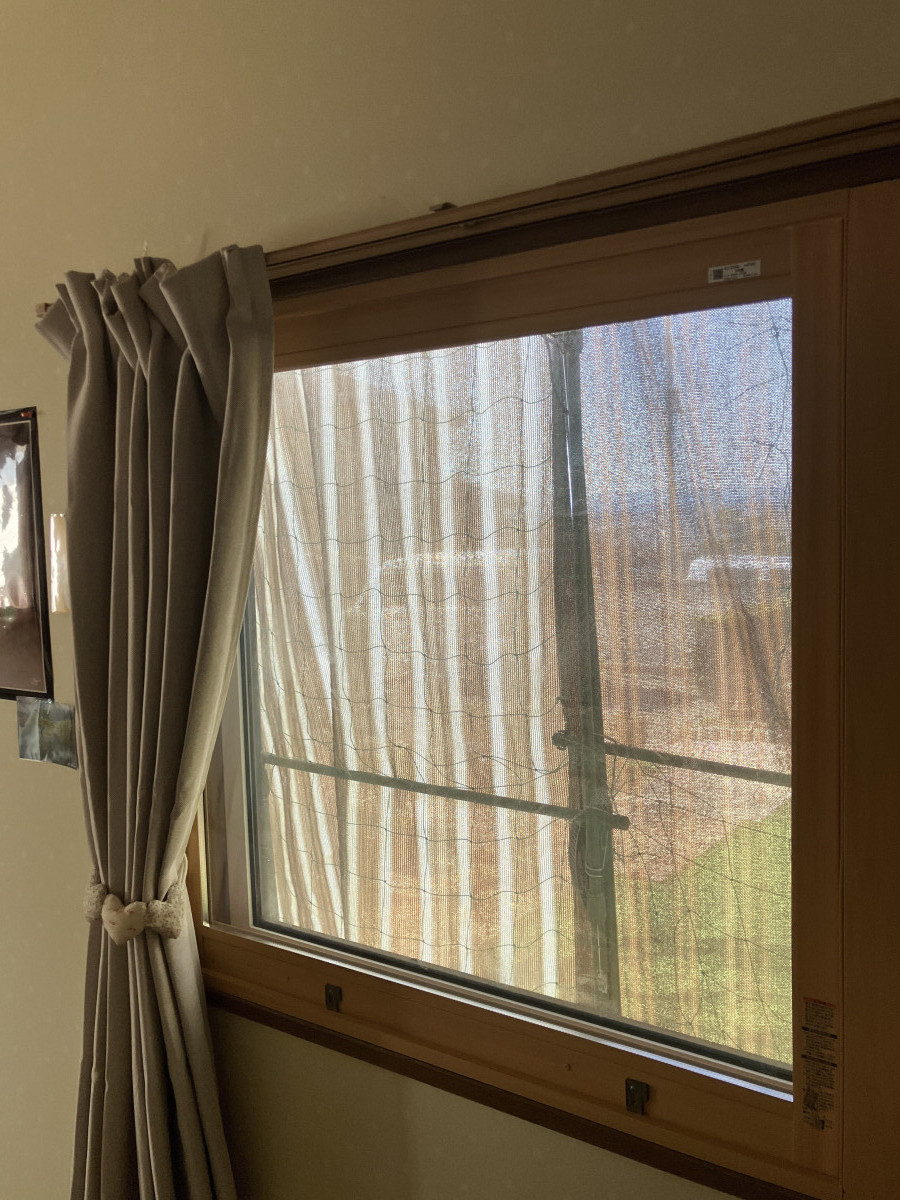 スミック 渋川店の【群馬県渋川市】方立で窓枠を2分割！1つの窓に種類の違う内窓を2種類設置しました【補助金】の施工後の写真1