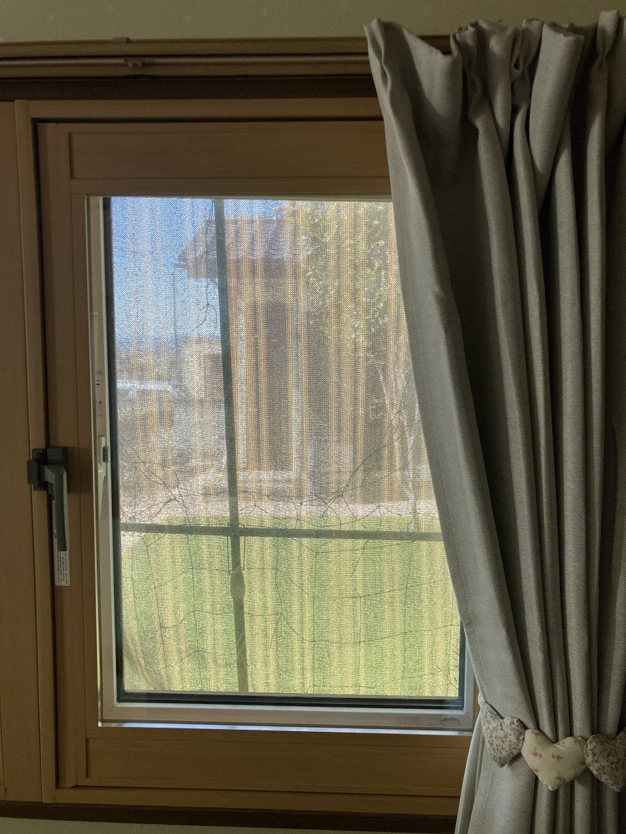 スミック 渋川店の【群馬県渋川市】方立で窓枠を2分割！1つの窓に種類の違う内窓を2種類設置しました【補助金】の施工後の写真2