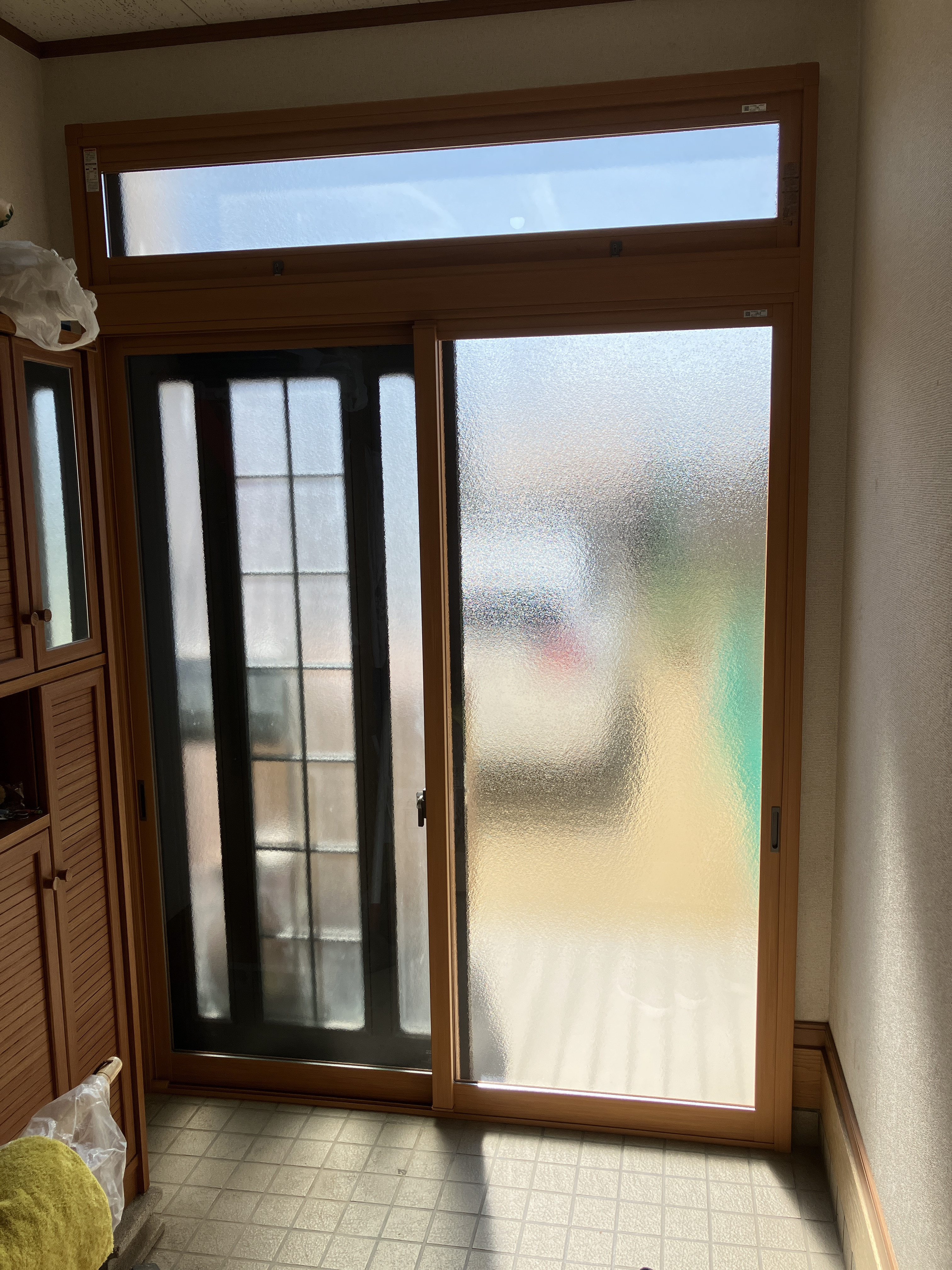 スミック 渋川店の【吉岡町】玄関の寒さを「内窓」で解決！補助金を活用してお体とお財布に優しいリフォームの施工後の写真1