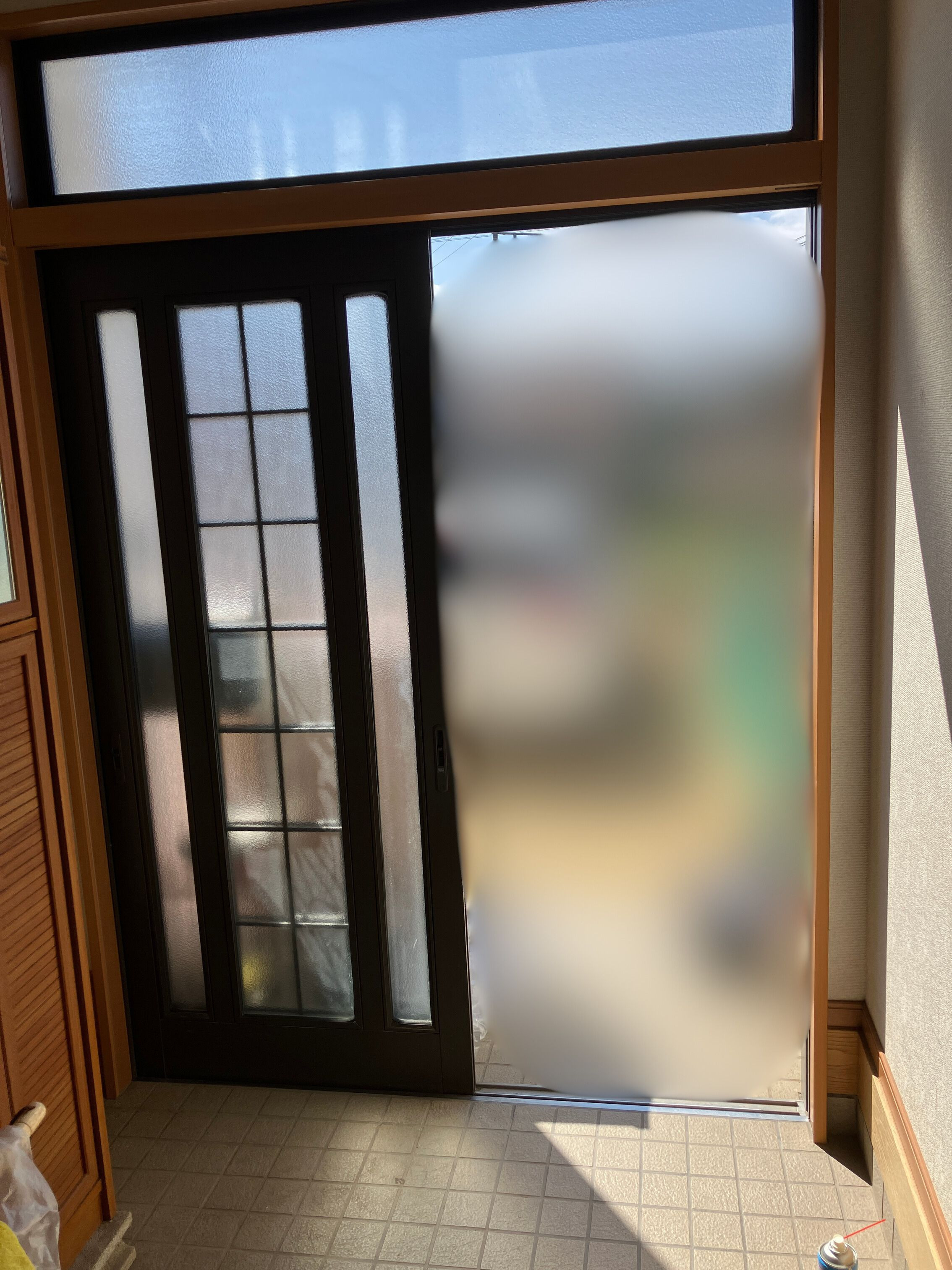 スミック 渋川店の【吉岡町】玄関の寒さを「内窓」で解決！補助金を活用してお体とお財布に優しいリフォームの施工前の写真1