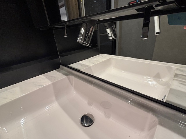 エクセルのルミシス｜洗面化粧台｜リフォームの施工後の写真2