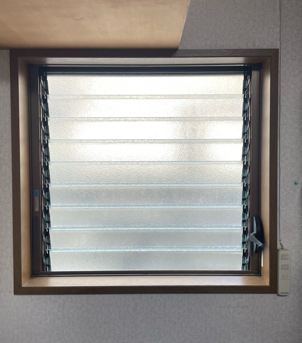 エクセルのリプラス｜窓のリフォーム｜既存の窓を新品に交換の施工前の写真1