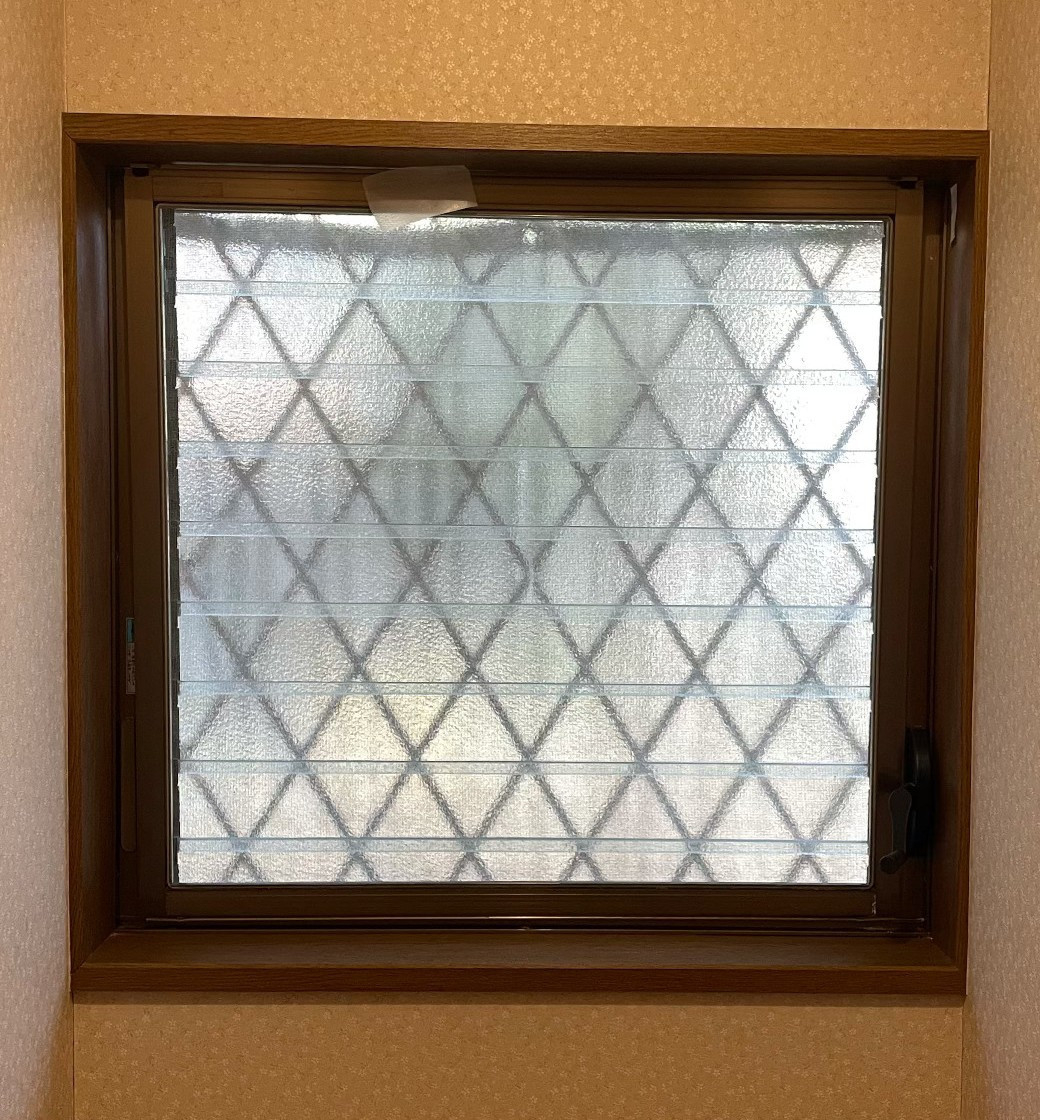 エクセルのリプラス｜窓のリフォーム｜既存の窓を新品に交換の施工前の写真2