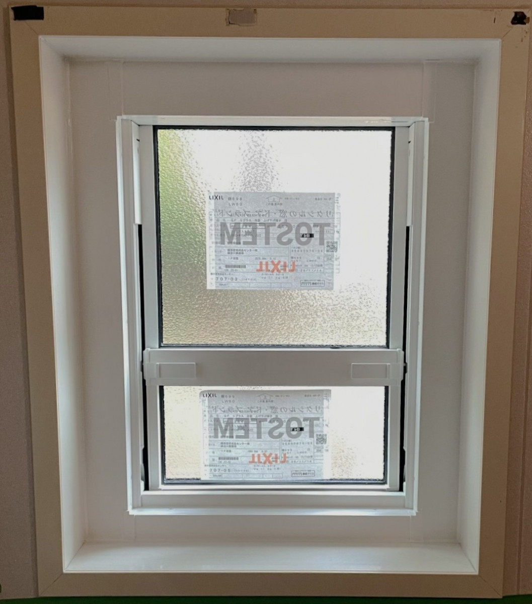 エクセルのリプラス｜窓のリフォーム｜浴室窓交換の施工後の写真1
