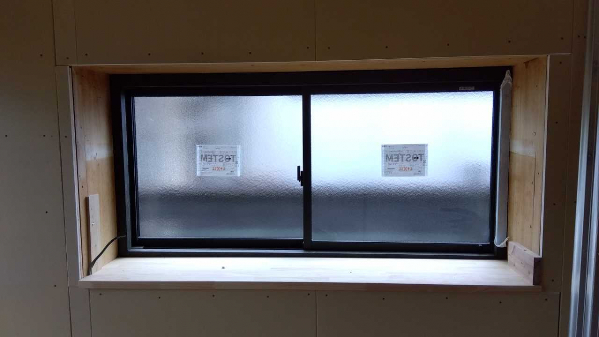 河端硝子の補助金を活用して出窓をリノベーションの施工後の写真2