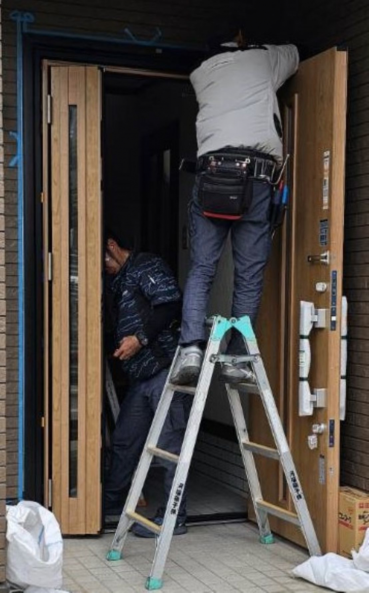 河端硝子の玄関ドアをガラッとイメージチェンジ!の施工後の写真2