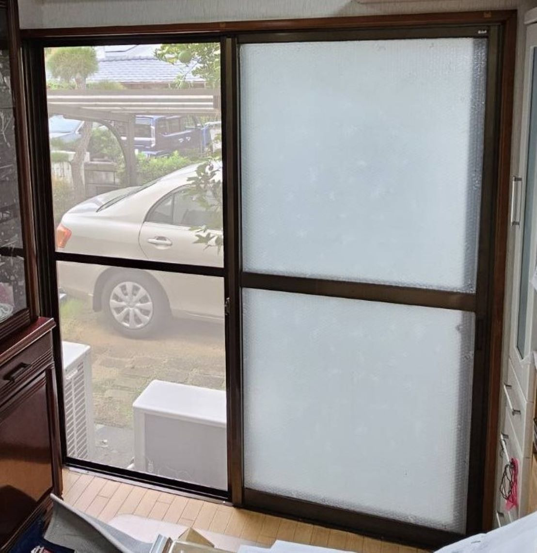 河端硝子のインプラスの取り付けを行いました。の施工前の写真1