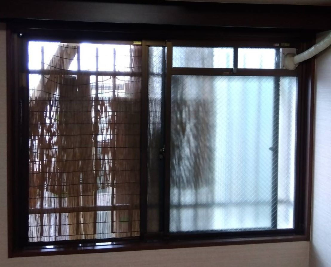 河端硝子の＜寒さ対策＞インプラスの取り付けを行いました。の施工前の写真2