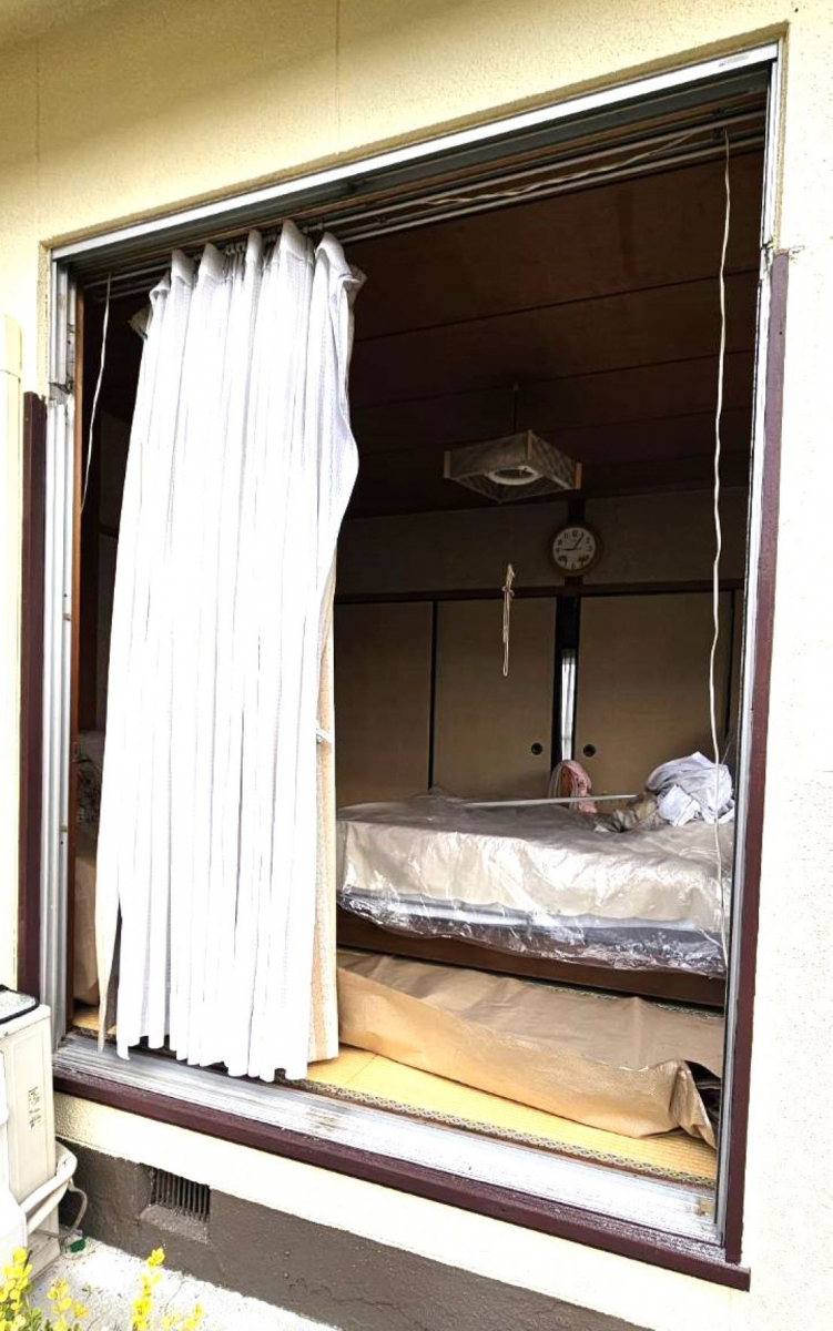 河端硝子の冬に向けてリプラスの取り付けを行いました。の施工前の写真2