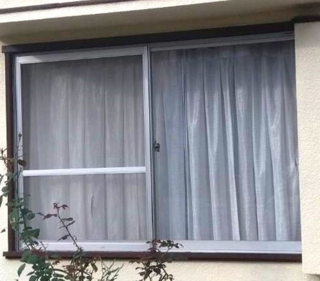 河端硝子の冬に向けてリプラスの取り付けを行いました。の施工前の写真3