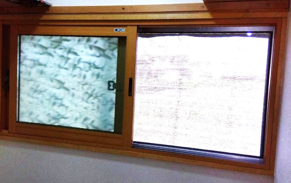 河端硝子のインプラスを3か所取り付けました。の施工後の写真1