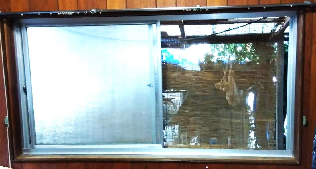 河端硝子のインプラスを3か所取り付けました。の施工前の写真3