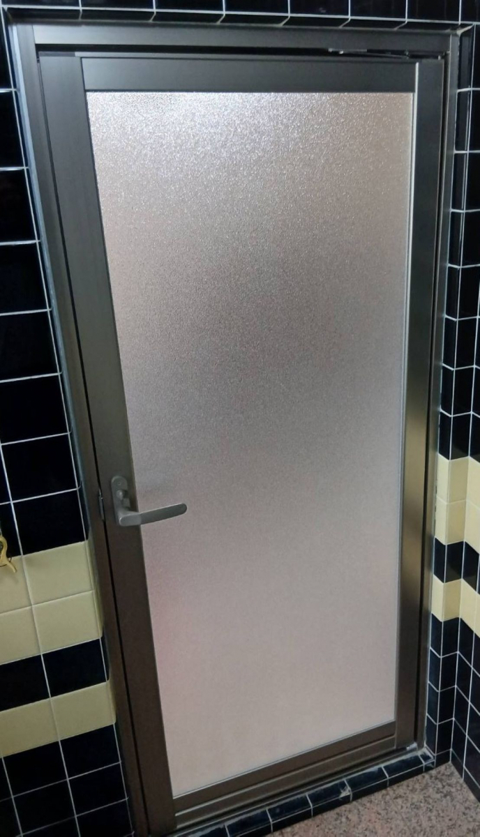 河端硝子の浴室ドアを取り替えました。の施工後の写真1