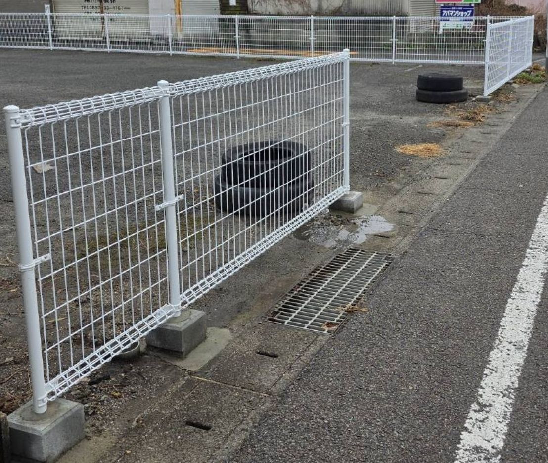 河端硝子の老朽化したフェンスを一新！の施工後の写真1