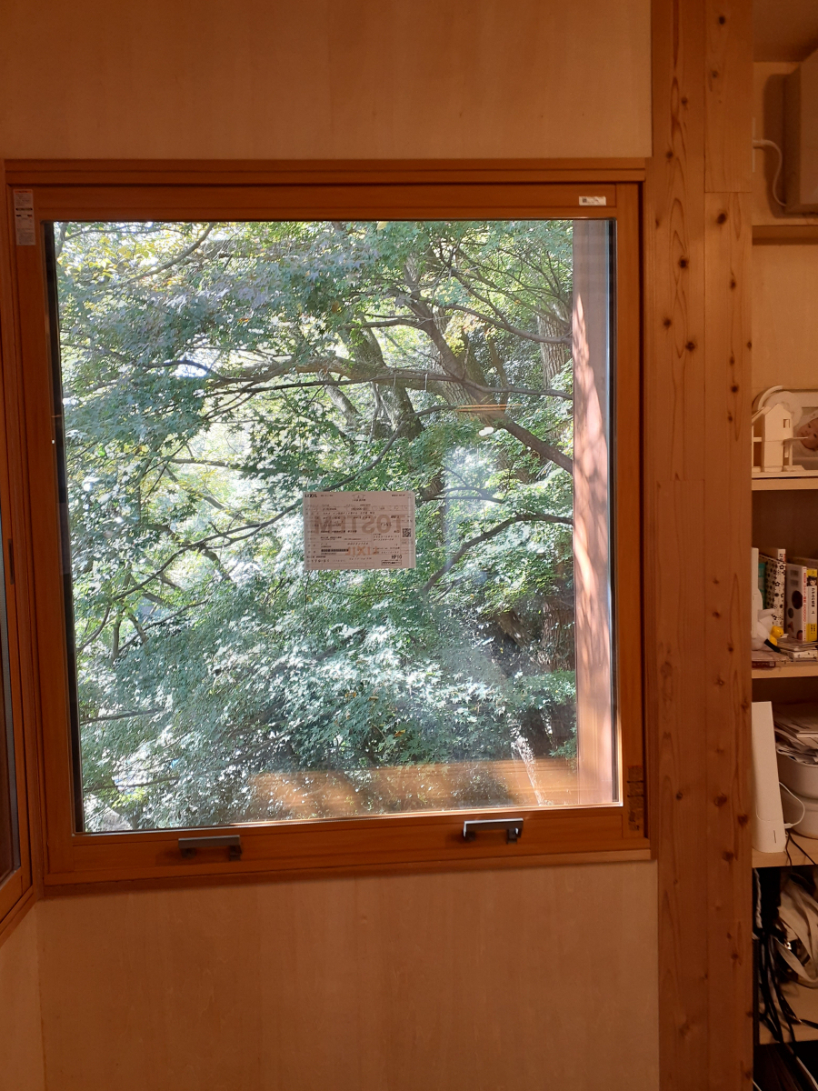 三喜の窓際のひんやりを完全ブロック！　インプラスで冬の冷気と隙間風をシャットアウト！！の施工後の写真2