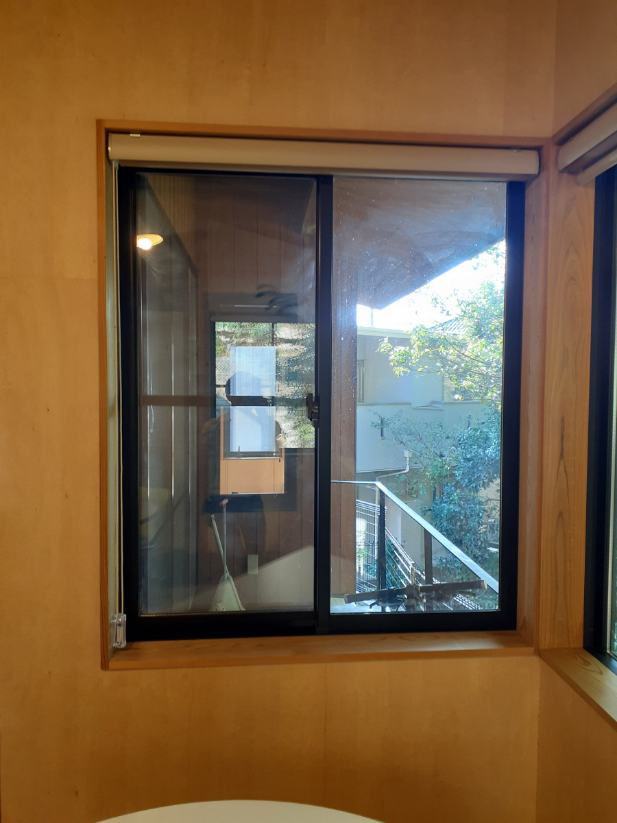 三喜の窓際のひんやりを完全ブロック！　インプラスで冬の冷気と隙間風をシャットアウト！！の施工前の写真1