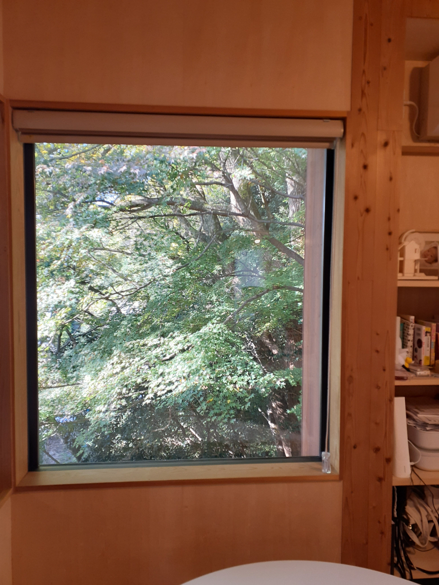 三喜の窓際のひんやりを完全ブロック！　インプラスで冬の冷気と隙間風をシャットアウト！！の施工前の写真2