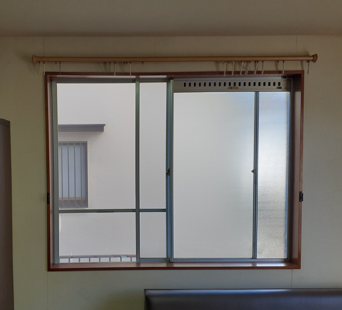 三喜の冬の悩みを解消！インプラスで実現した快適な結露対策の施工前の写真1