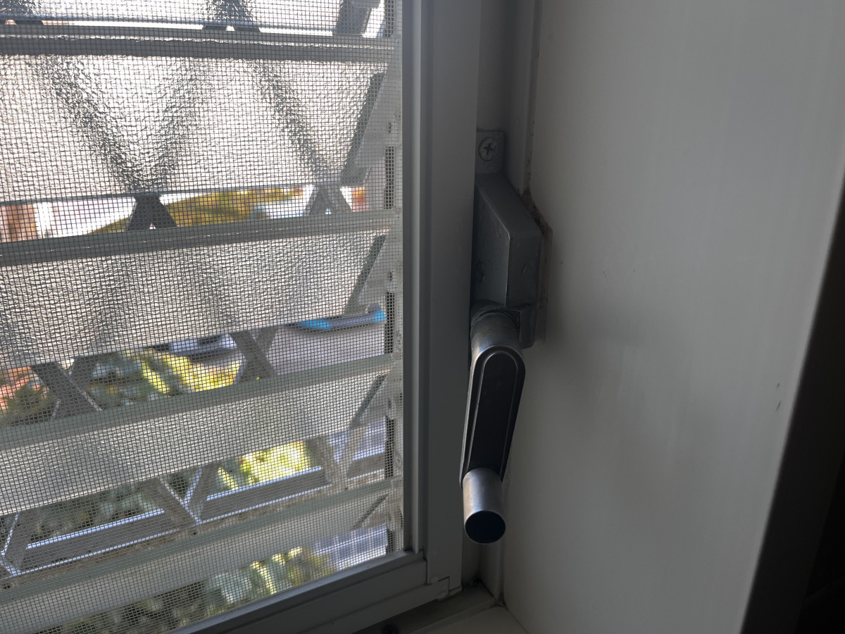 三喜の小さいお風呂の窓も対応します✨浴室用内窓開き窓の施工前の写真2