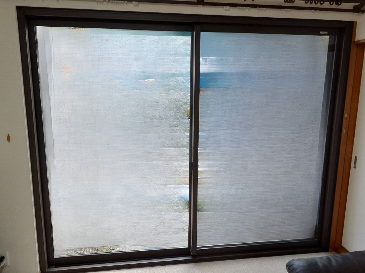 三喜の結露にさよなら！　リプラスの窓カバー工法で叶える冬の快適改善！！の施工前の写真1