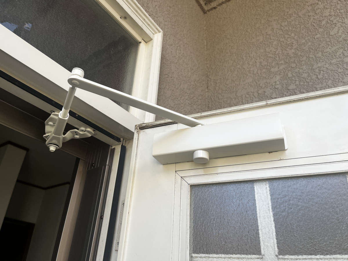 三喜のバタンッ！と閉まる危険なドア、修理で安心快適に🎵の施工後の写真2