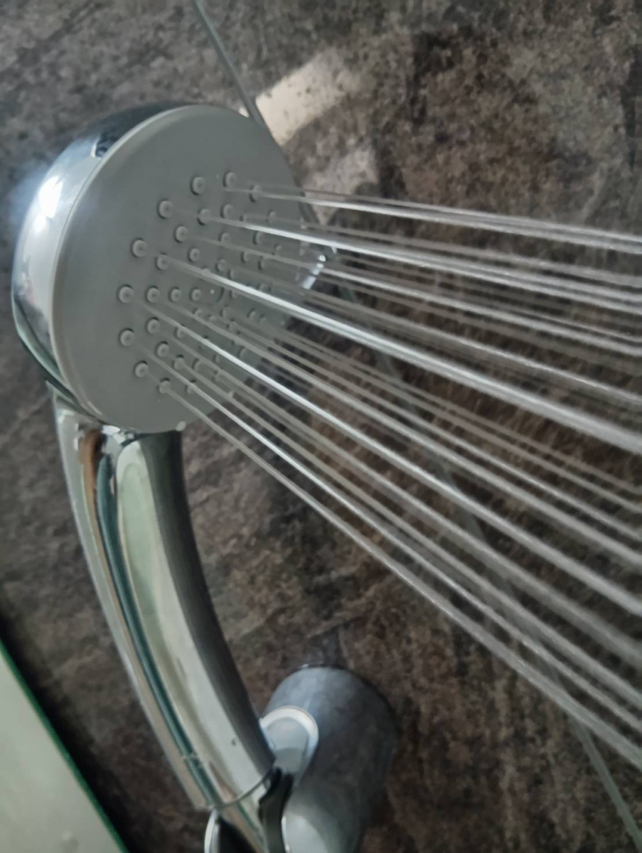 小倉トーヨー住器の【施工例】シャワー散水板取替【購入】の施工後の写真2