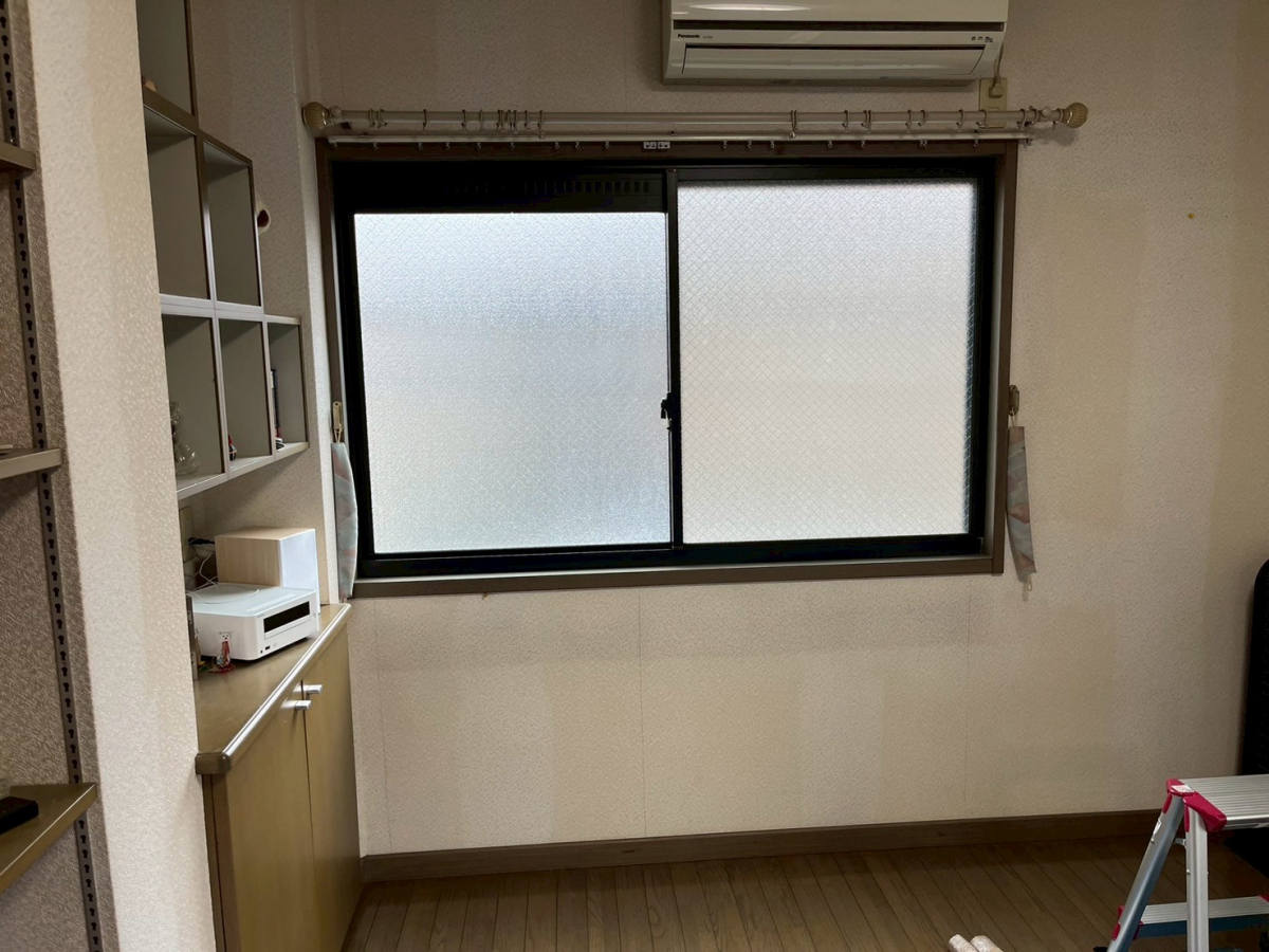 小倉トーヨー住器の【施工例】内窓取付け工事【断熱リフォーム】の施工前の写真1