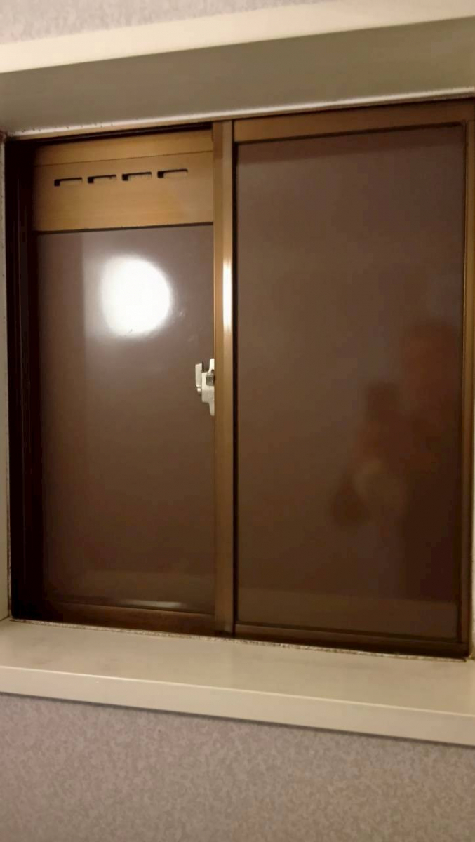 小倉トーヨー住器の【施工例】ガラスからパネル取替工事【防犯目隠し】の施工後の写真1