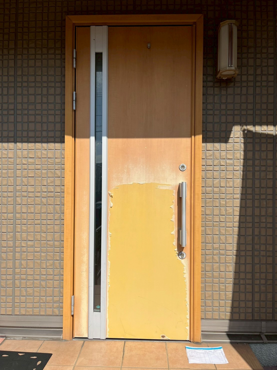 小倉トーヨー住器の【施工例】玄関ドア取替え工事【1日リフォーム】の施工前の写真1