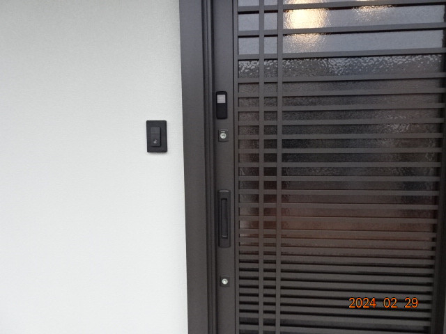 みとよの玄関引戸　取替　タッチキー付の施工後の写真2