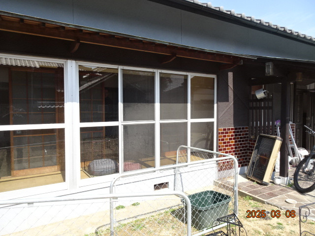 みとよの補助金を活用して中古住宅の窓改修工事の施工前の写真3