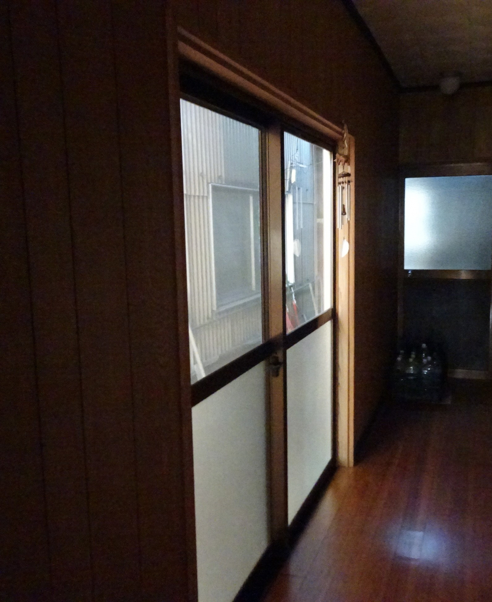みとよの窓サッシ取替工事の施工前の写真1