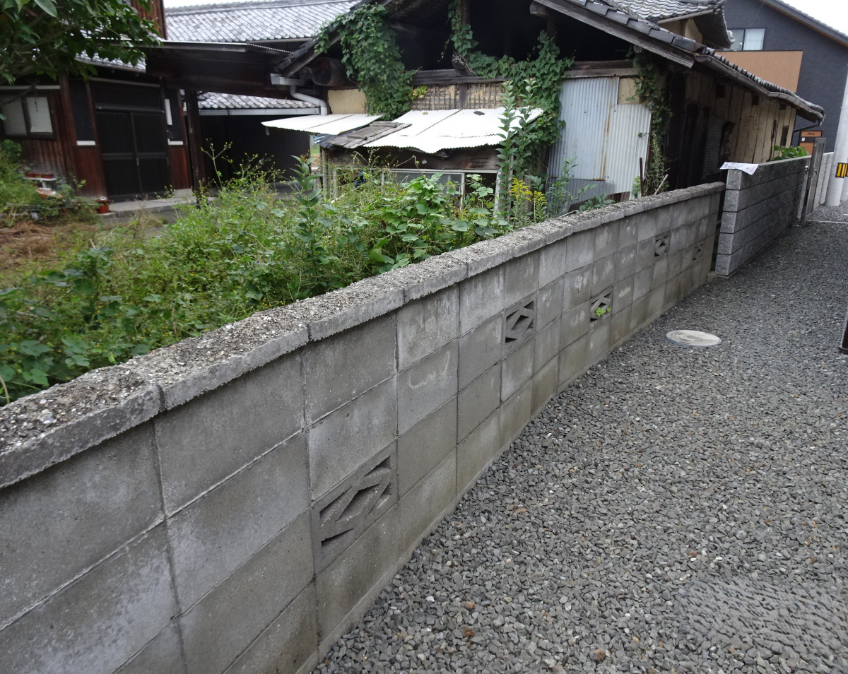 みとよの目隠しフェンスの施工前の写真1