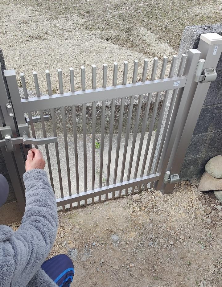 みとよの【愛媛県四国中央市】ブロックアルミ門扉の施工後の写真1