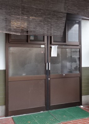 みとよの【香川県三豊市】窓フィルム貼りの施工前の写真1