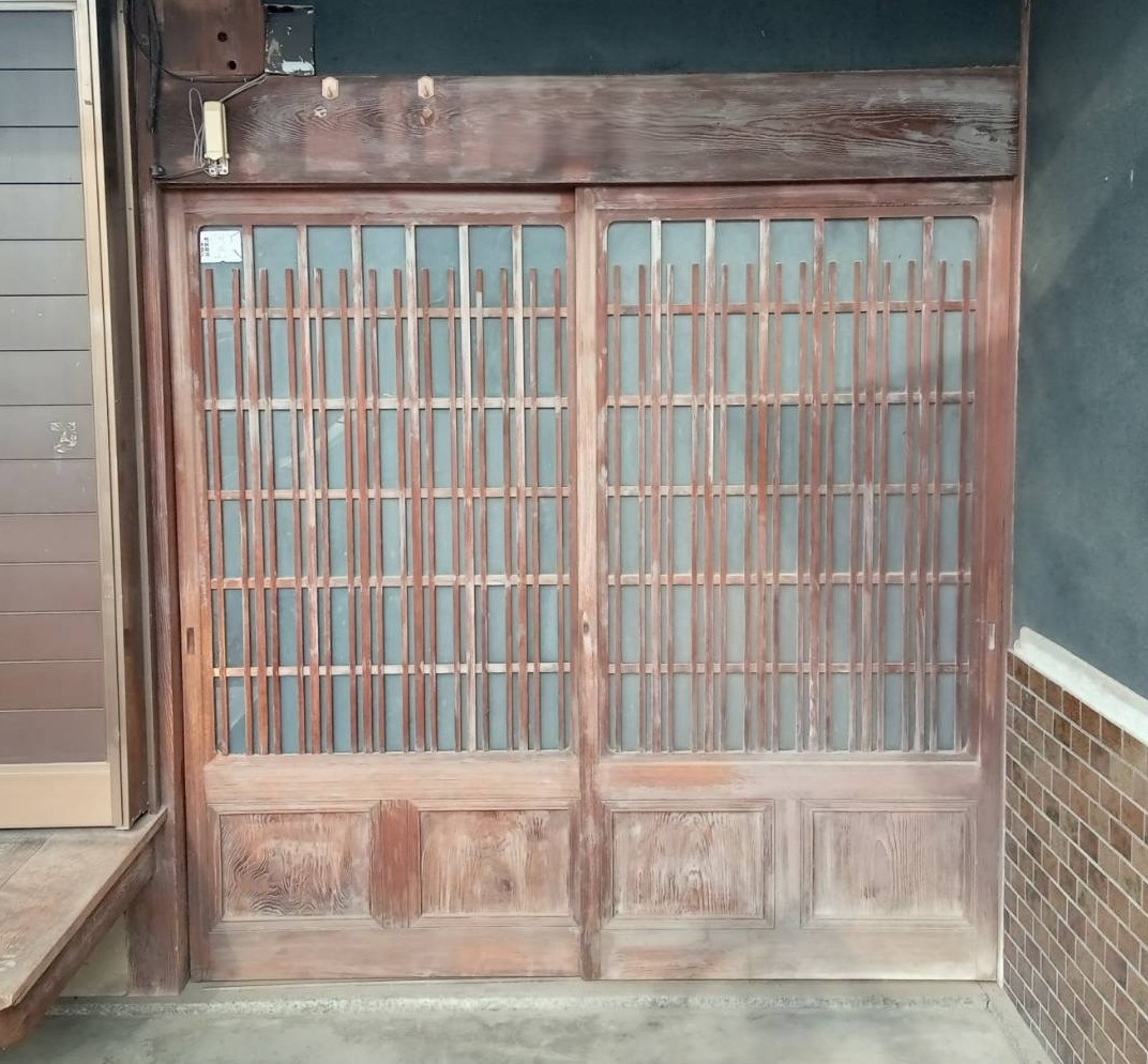 みとよの玄関引戸交換工事の施工前の写真1