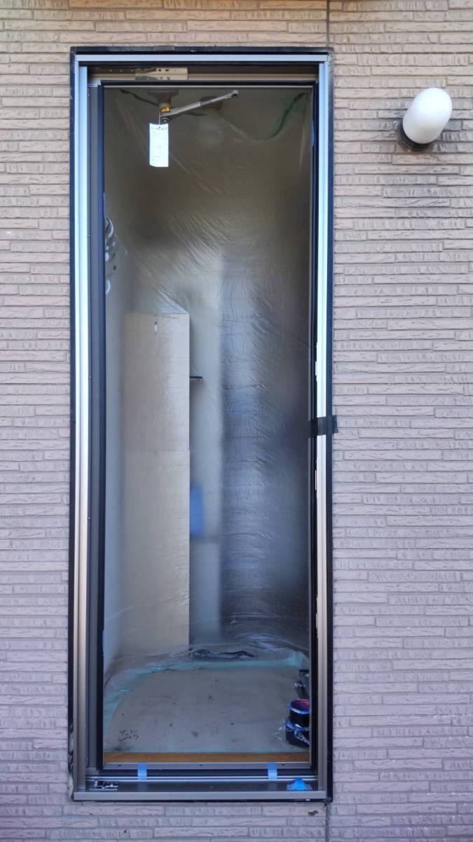 ヤマセイの勝手口ドアの故障による交換　リシェント勝手口ドア/１DAYリフォーム/新潟市の施工後の写真2