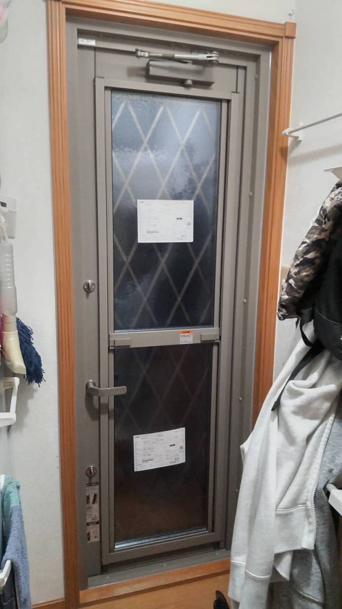 ヤマセイの勝手口ドアの故障による交換　リシェント勝手口ドア/１DAYリフォーム/新潟市の施工後の写真3