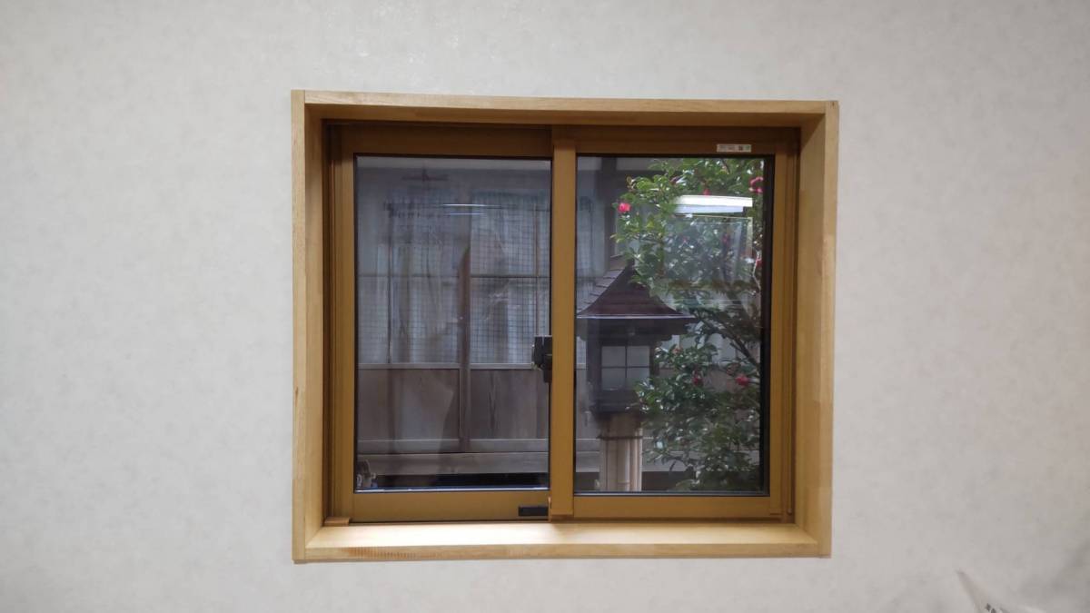 ヤマセイの先進的窓リノベ事業活用事例　内窓インプラス/１DAYリフォーム/新潟市の施工前の写真1