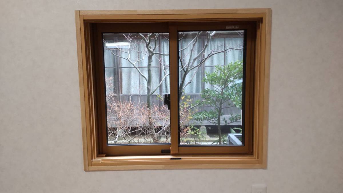ヤマセイの先進的窓リノベ事業活用事例　内窓インプラス/１DAYリフォーム/新潟市の施工前の写真2