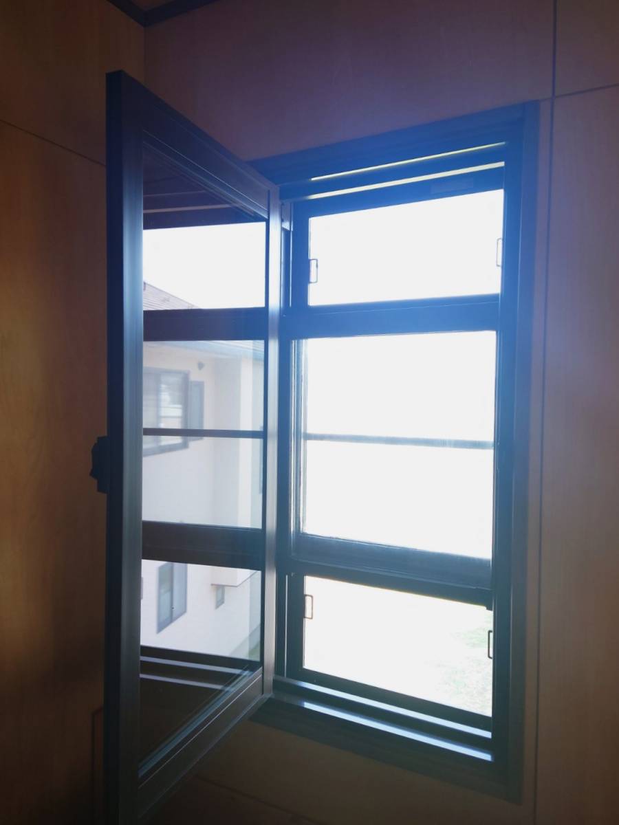 ヤマセイの先進的窓リノベ事業活用事例　内窓取付/１DAYリフォーム/新潟市の施工後の写真2