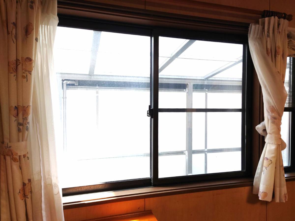 ヤマセイの先進的窓リノベ事業活用事例　内窓取付/１DAYリフォーム/新潟市の施工前の写真3