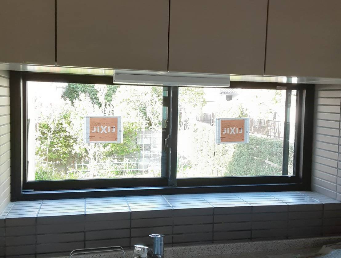ヤマセイのこどもエコすまい支援事業活用例　キッチン窓交換/リプラス/１DAYリフォーム/新潟市の施工後の写真1