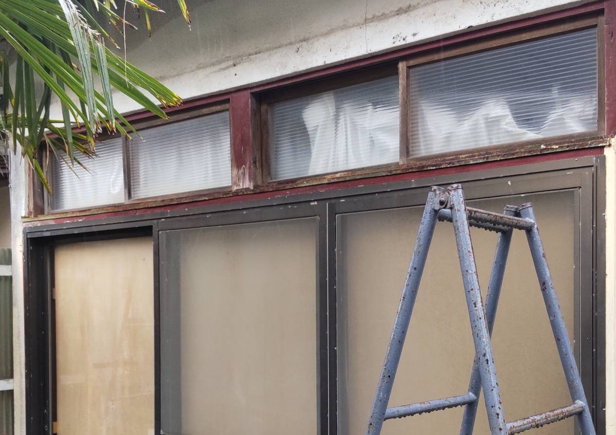 ヤマセイの防犯、台風対策に窓シャッターの取付　リフォームシャッター/１DAYリフォーム/新潟市の施工前の写真1