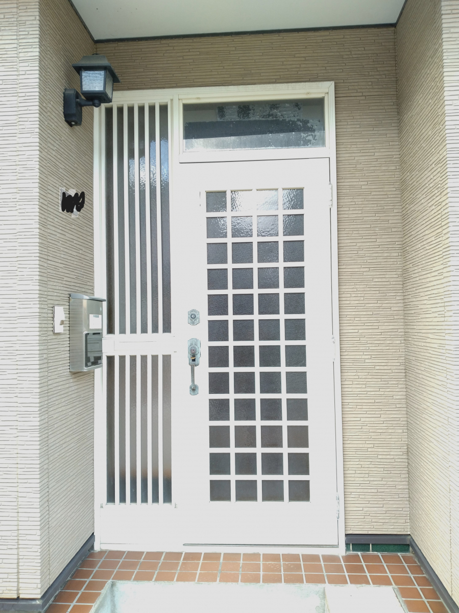 ヤマセイの玄関が寒いので玄関リフォーム　リシェント/１DAYリフォーム/新潟市の施工前の写真1
