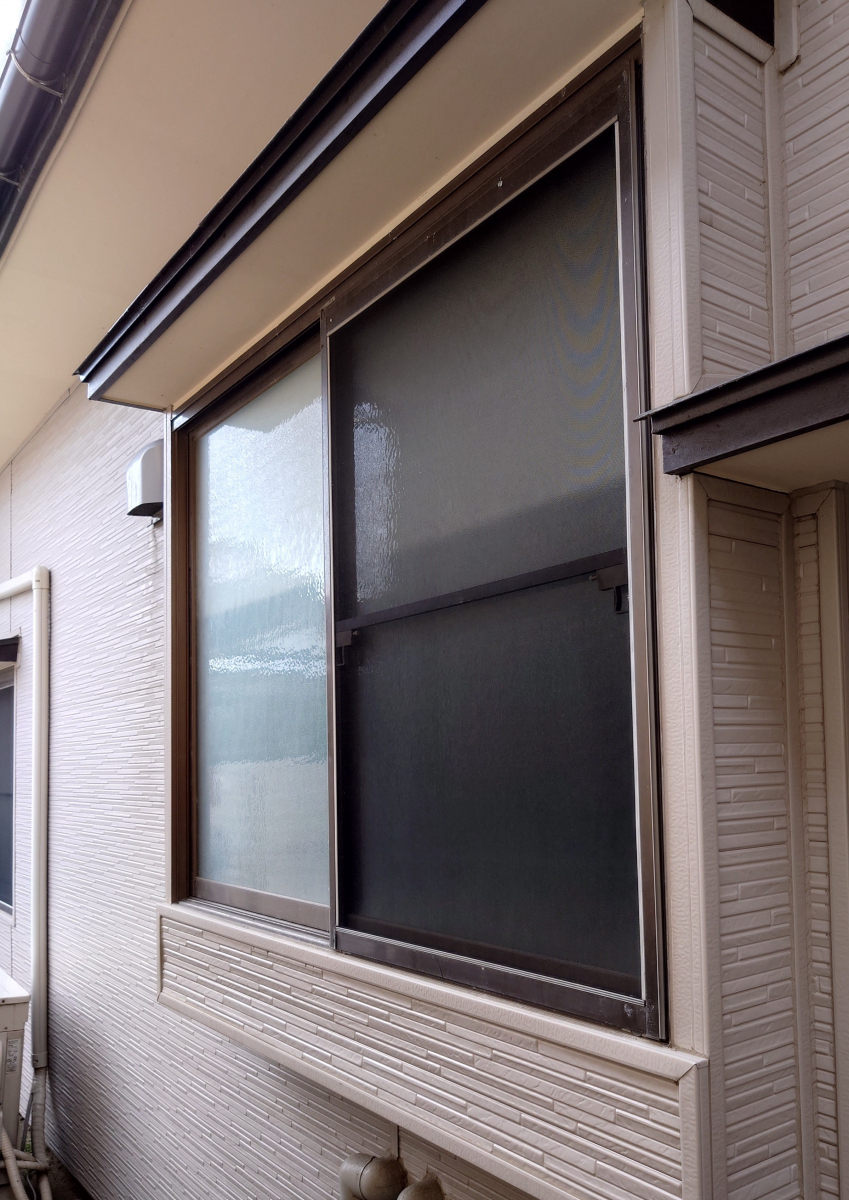 ヤマセイのはつり工法による外窓交換　断熱サッシ工事/１DAYリフォーム/新潟市の施工前の写真1