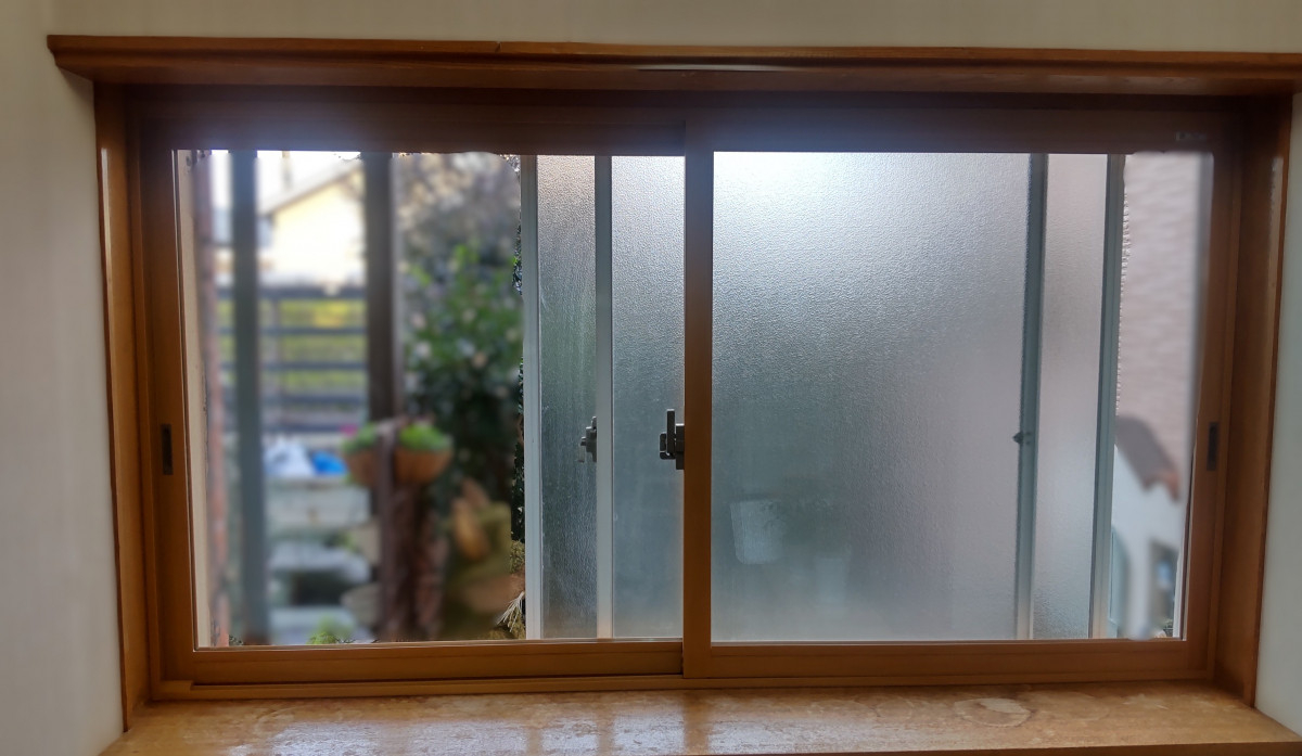 ヤマセイの【新潟市】「出窓の結露」と「すきま風を解消！」インプラス内窓リフォームの施工後の写真1