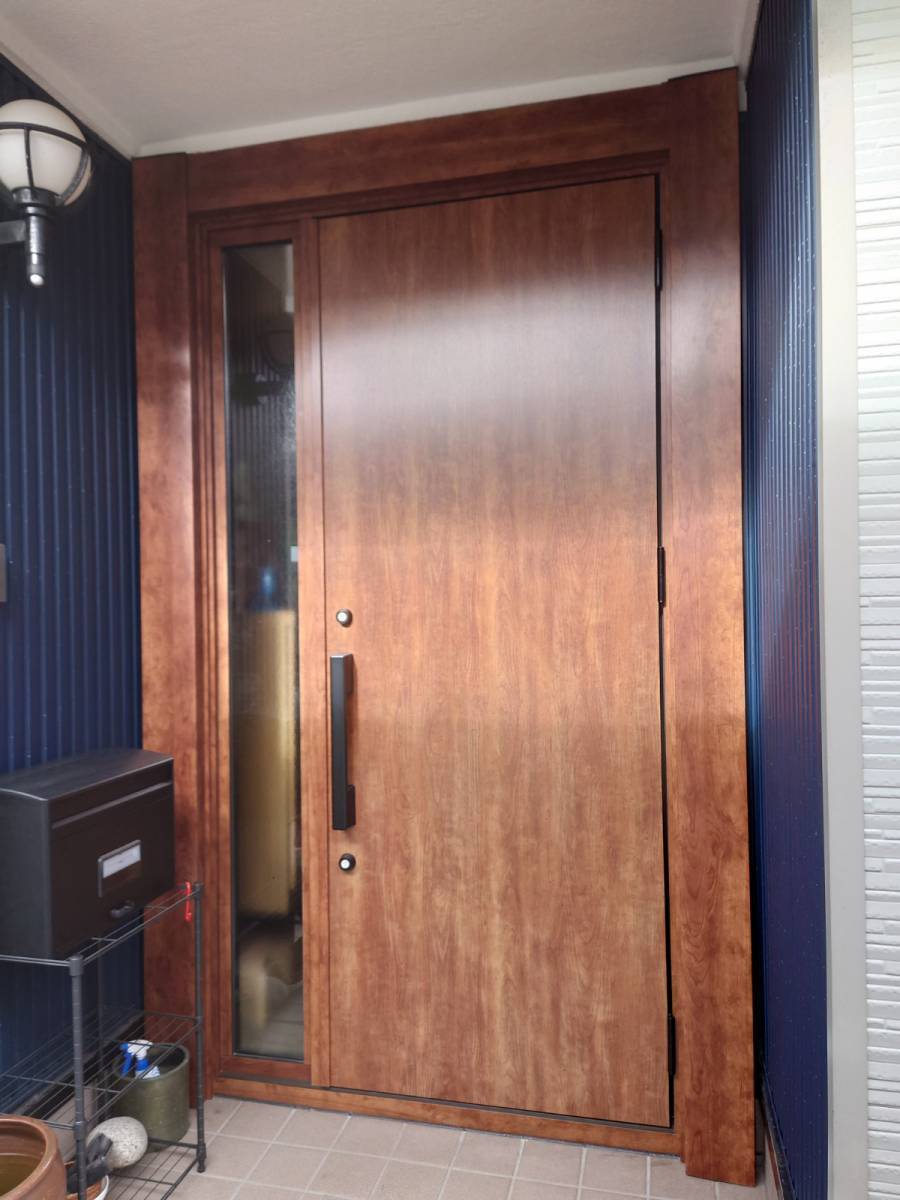ヤマセイのドアの開閉をスムーズにする玄関ドアリフォーム　リシェント/新潟市/１DAYリフォームの施工後の写真2