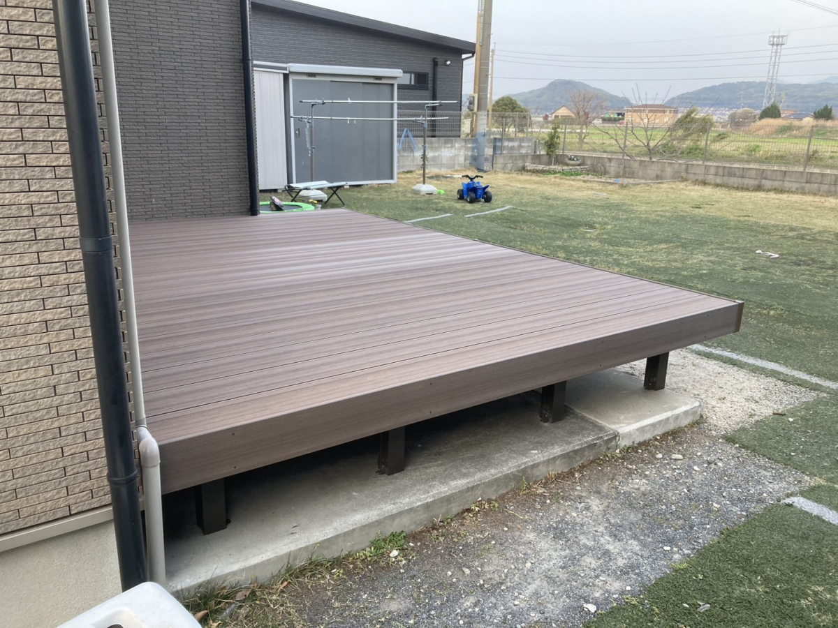 江頭トーヨー住器の樹脂デッキ工事の施工後の写真2
